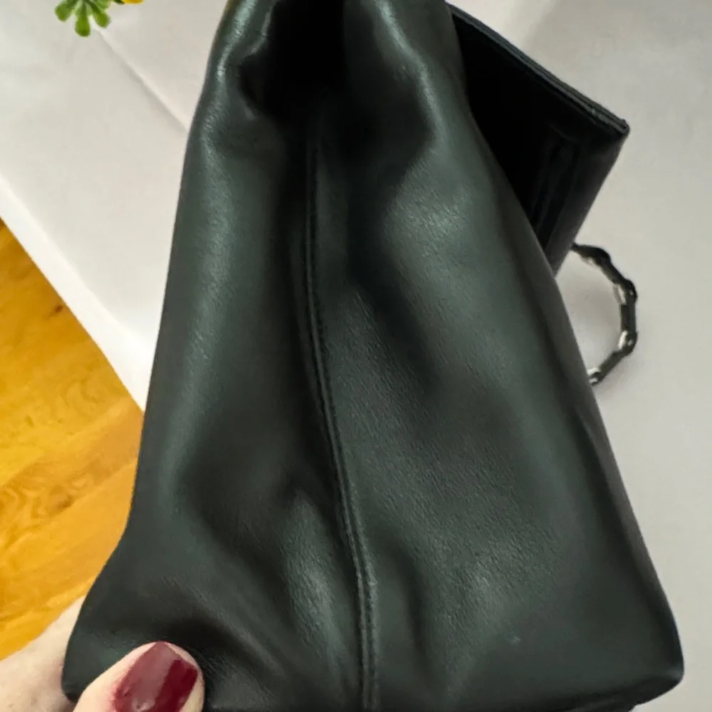 Salvatore Ferragamo Black Shoulder Bag EUC AU21 9660 - Picture 6 of 12